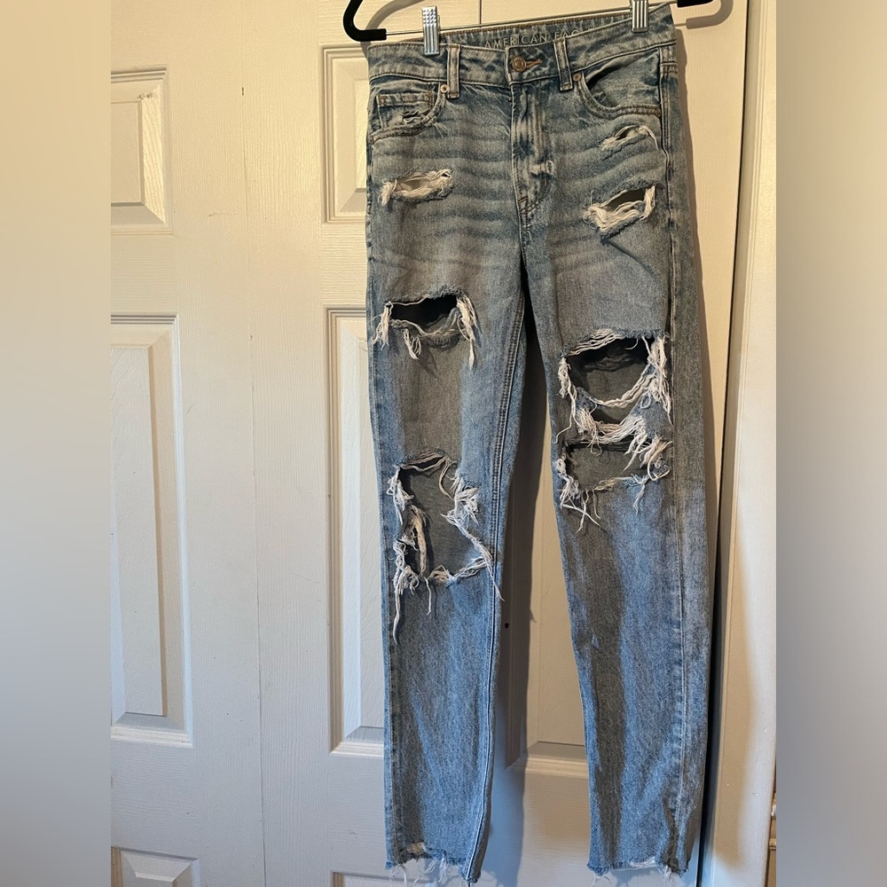 American Eagle Women’s  strigid 00 jeans